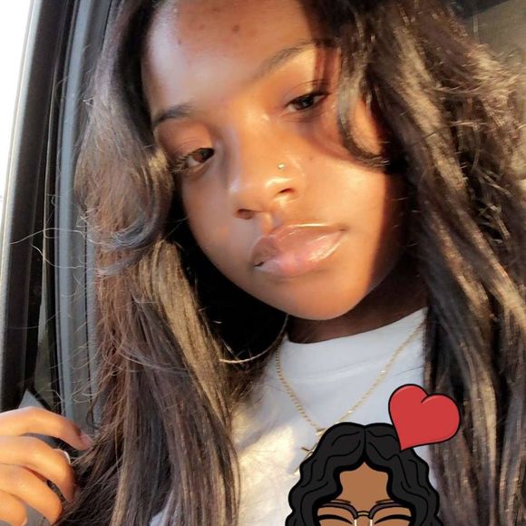 Meet your Posher, Kanaesa - Picture 1 of 1